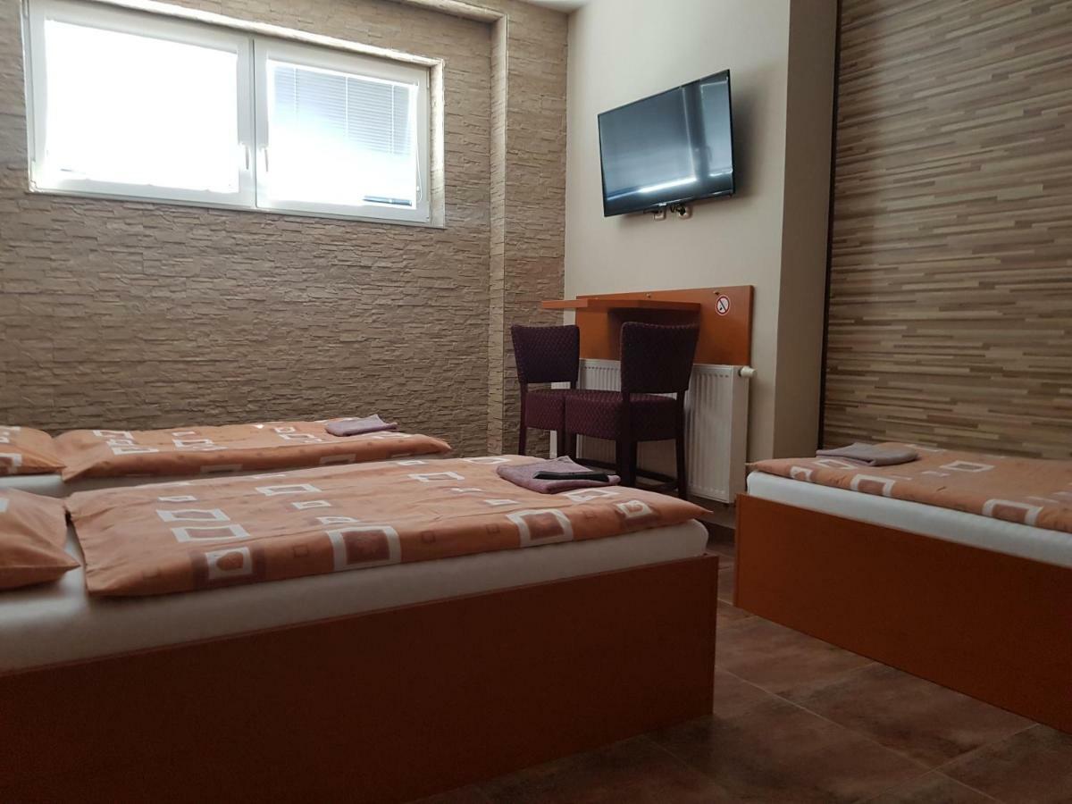 Penzion Hudebka Louny Kültér fotó