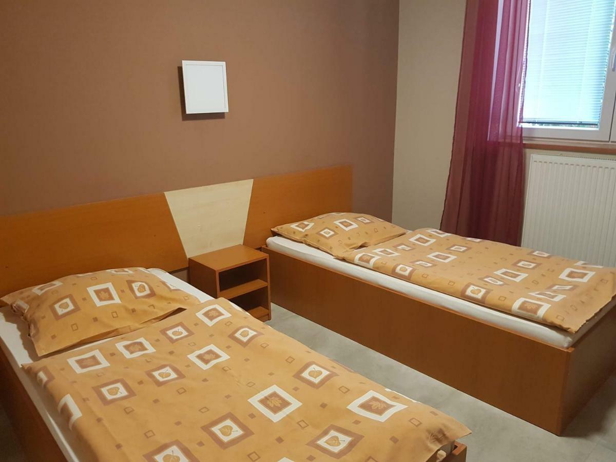 Penzion Hudebka Louny Kültér fotó