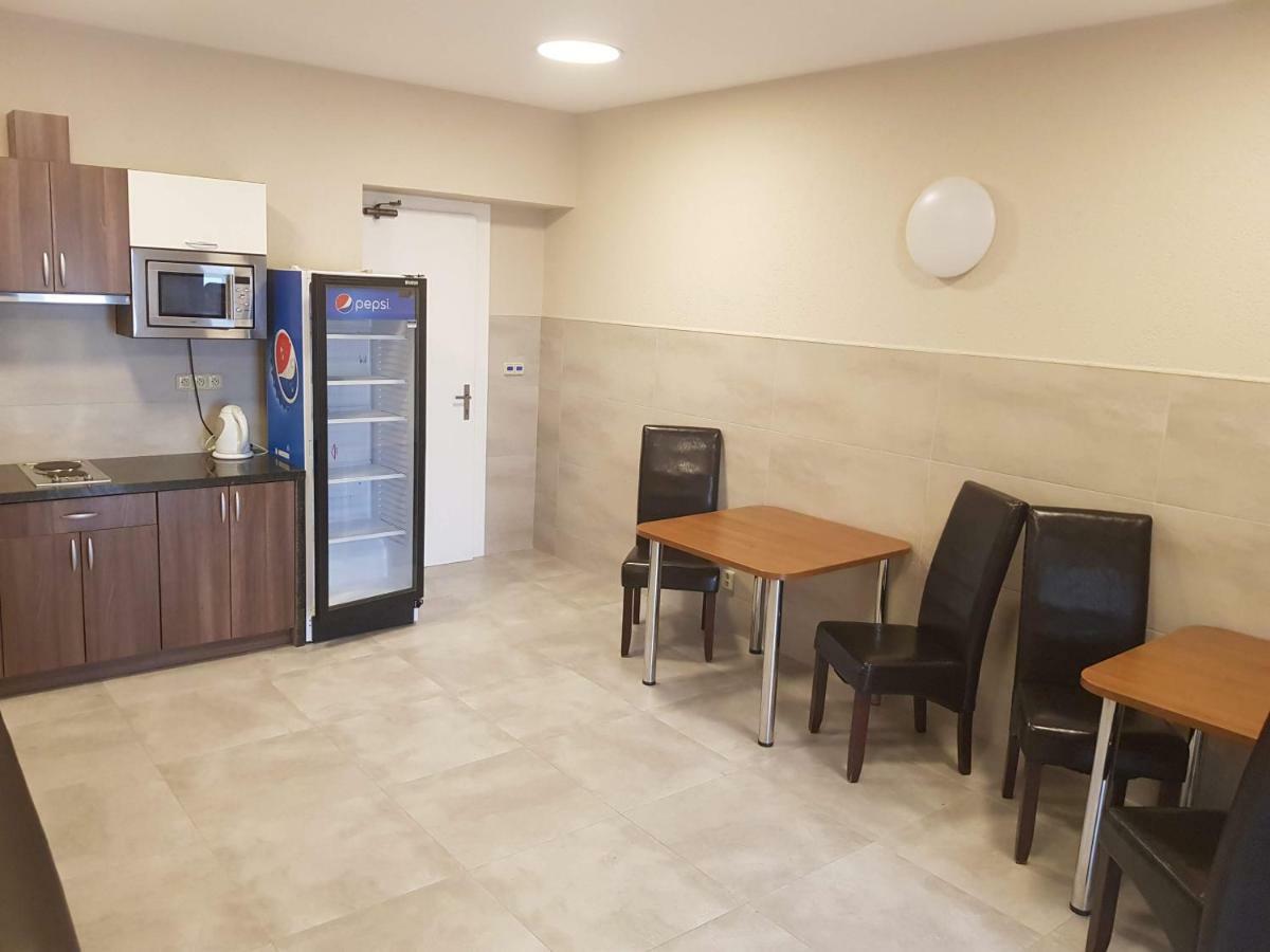 Penzion Hudebka Louny Kültér fotó